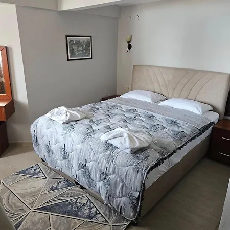 La-costa Hotel *